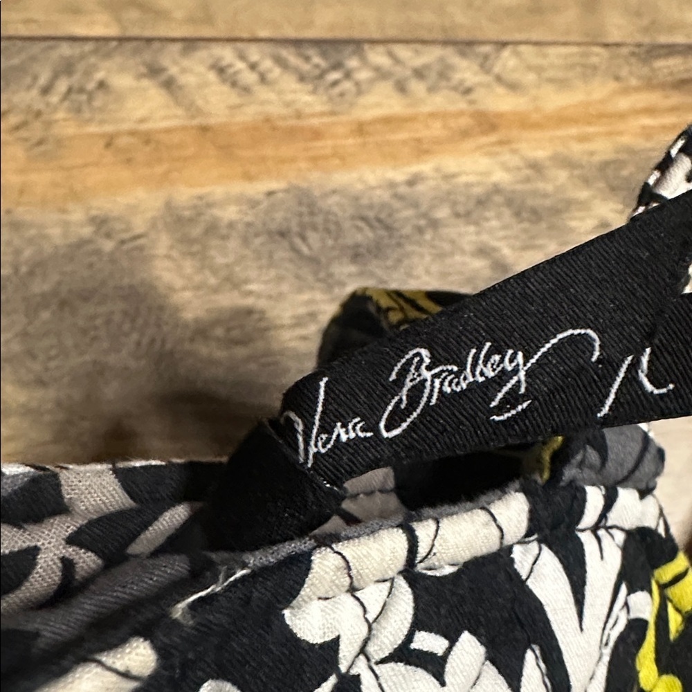 VERA BRADLEY “Baroque” (Retired 2010) Quilted Large Zipper Tote Bag - Picture 2 of 8